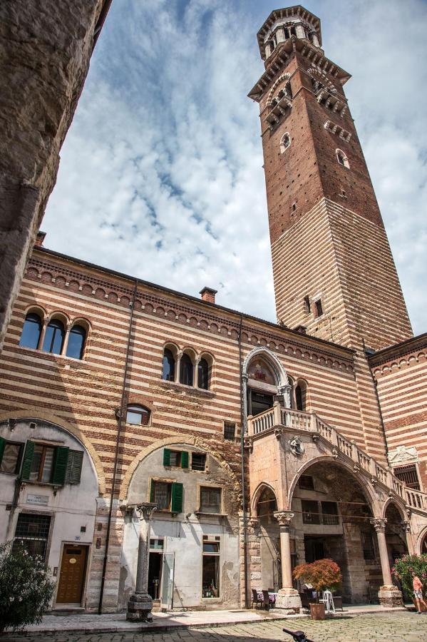 Aurelia Luxury - Piazza Delle Erbe Hotel Verona Ngoại thất bức ảnh