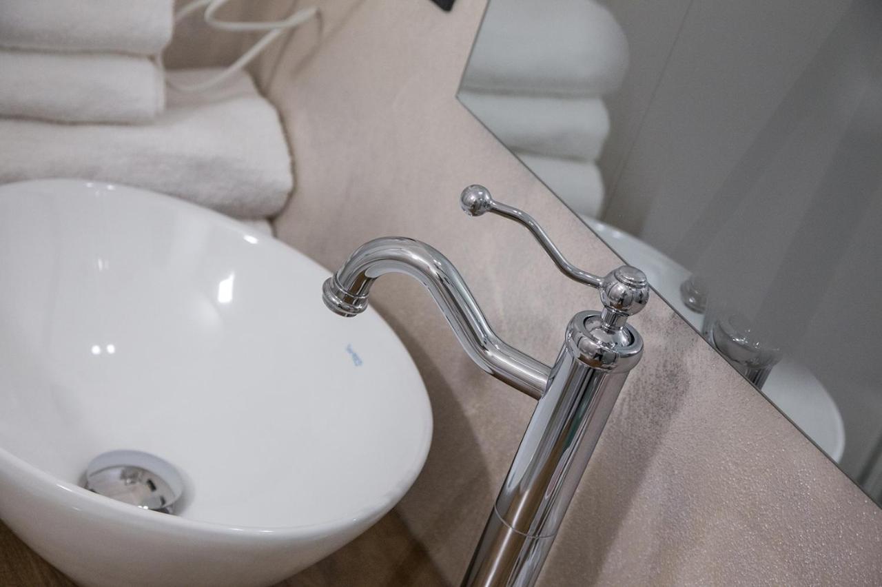 Aurelia Luxury - Piazza Delle Erbe Hotel Verona Ngoại thất bức ảnh