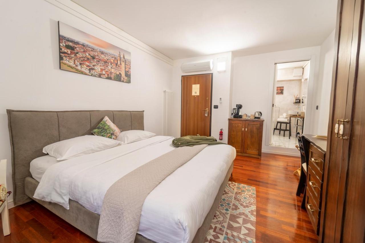 Aurelia Luxury - Piazza Delle Erbe Hotel Verona Ngoại thất bức ảnh
